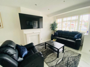 New Malden, 3 Bedroom Guest House